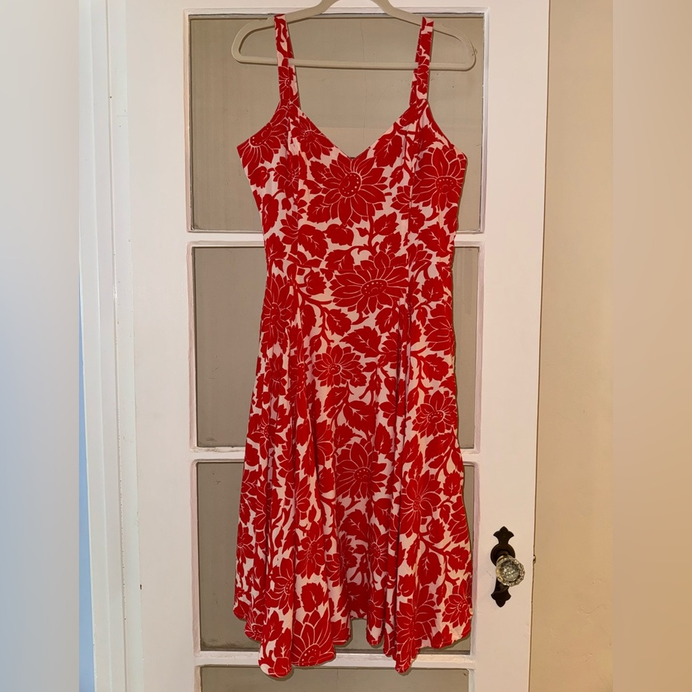 Vera Dress in Dahlia Rosas - Picture 9 of 11